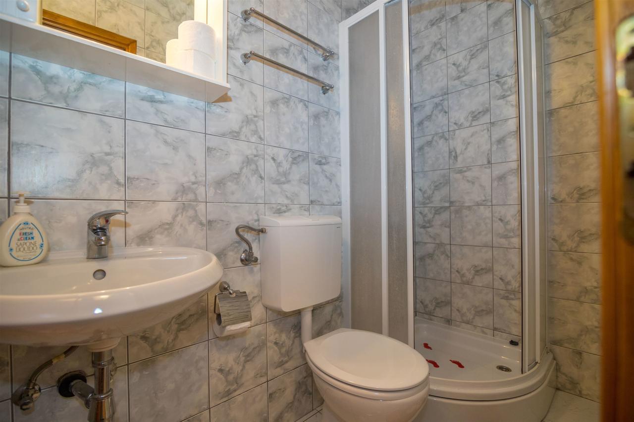 Apartment And Rooms Ruza Τρογκίρ Εξωτερικό φωτογραφία
